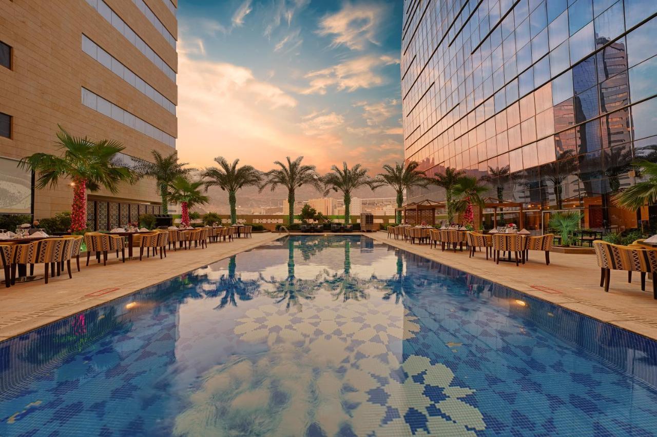 מכה Holiday Suites Al Azizia מראה חיצוני תמונה The pool at Jumeirah Jumeirah